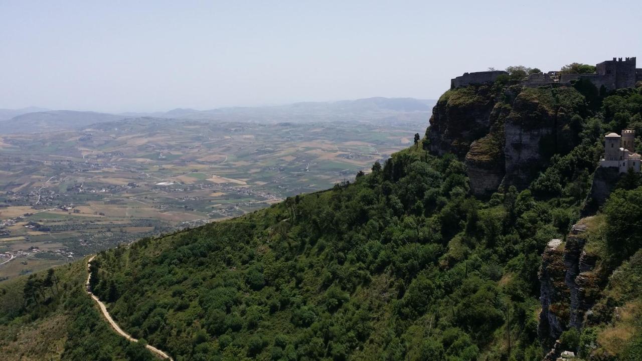 Sole E Fiori Di Sicilia Leilighet Valderice Eksteriør bilde